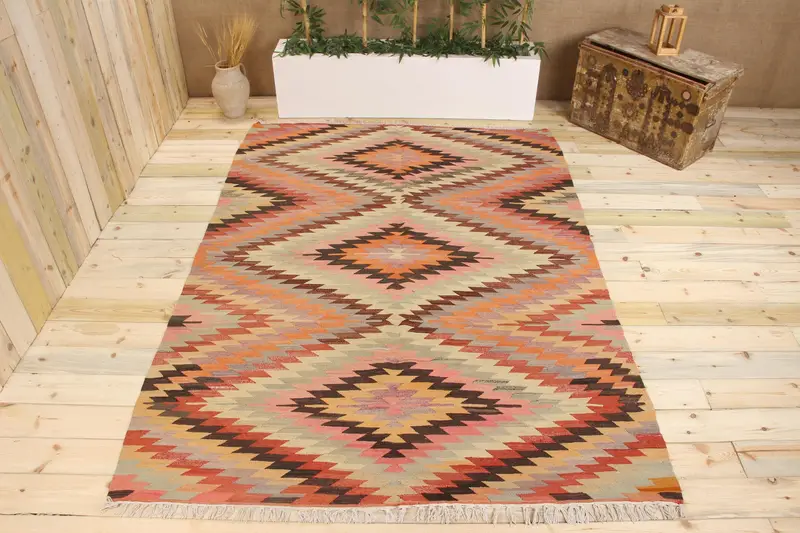 Handmade Green Rug, 0.5x8.4 ft Persian Pattern