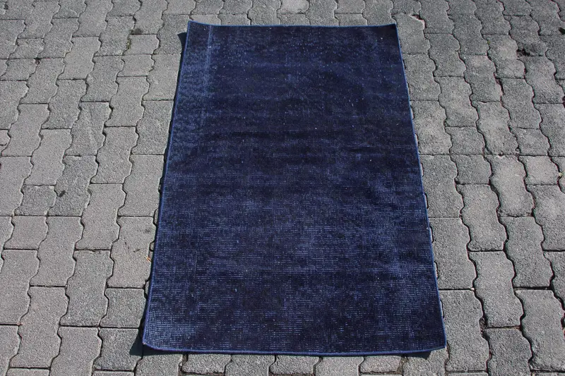 Blauer Ombré-Teppich, 2,5 x 3,7 Fuß, eleganter blau-schwarzer Akzent