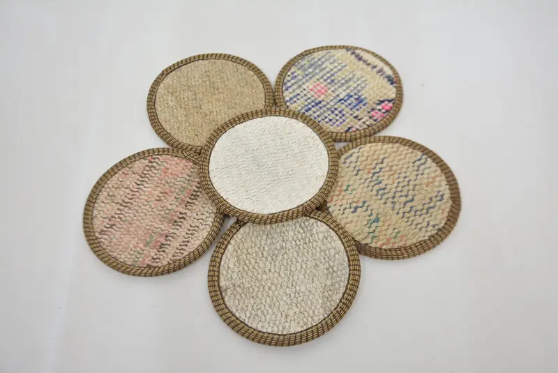 Posavasos redondo bohemio, posavasos único en blanco y bronce