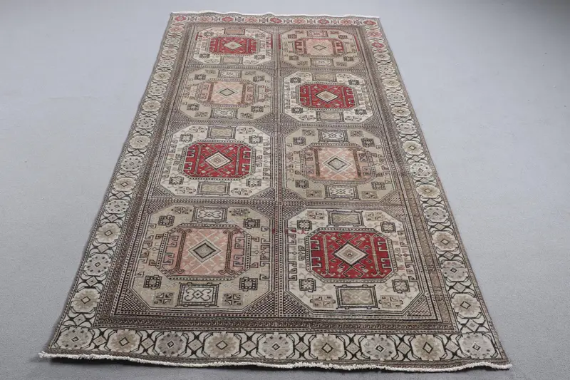 Zarif Bej ve Kırmızı Çiçekli Halı, 4,4x7,5 ft Şık Dekor