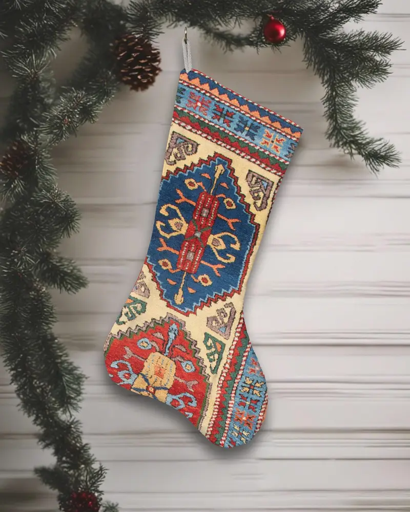 Şenlikli Mavi ve Kırmızı Noel Çorabı, Rahat Süs Desenli Tatil Dekoru