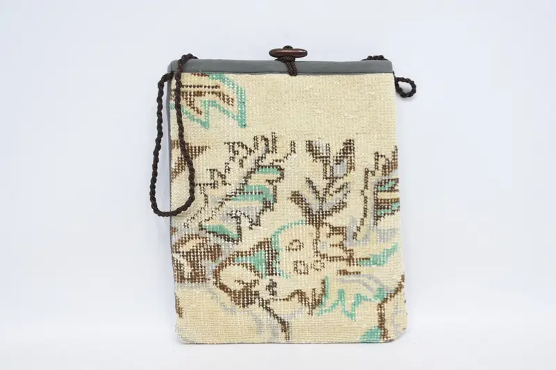 ヴィンテージモチーフのウールショルダーバッグ、旅行に最適なキリムバッグ