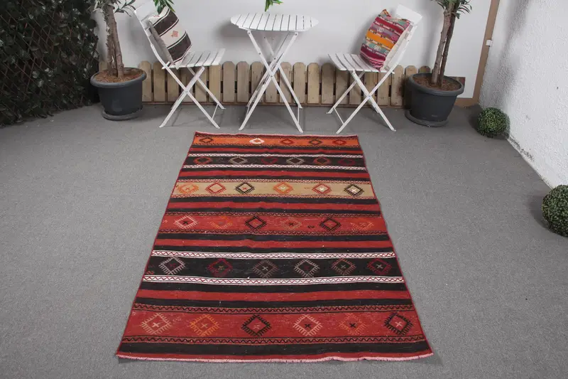 Red Moroccan Rug, 3,7x6,1 ft Elegant Red & Black Design