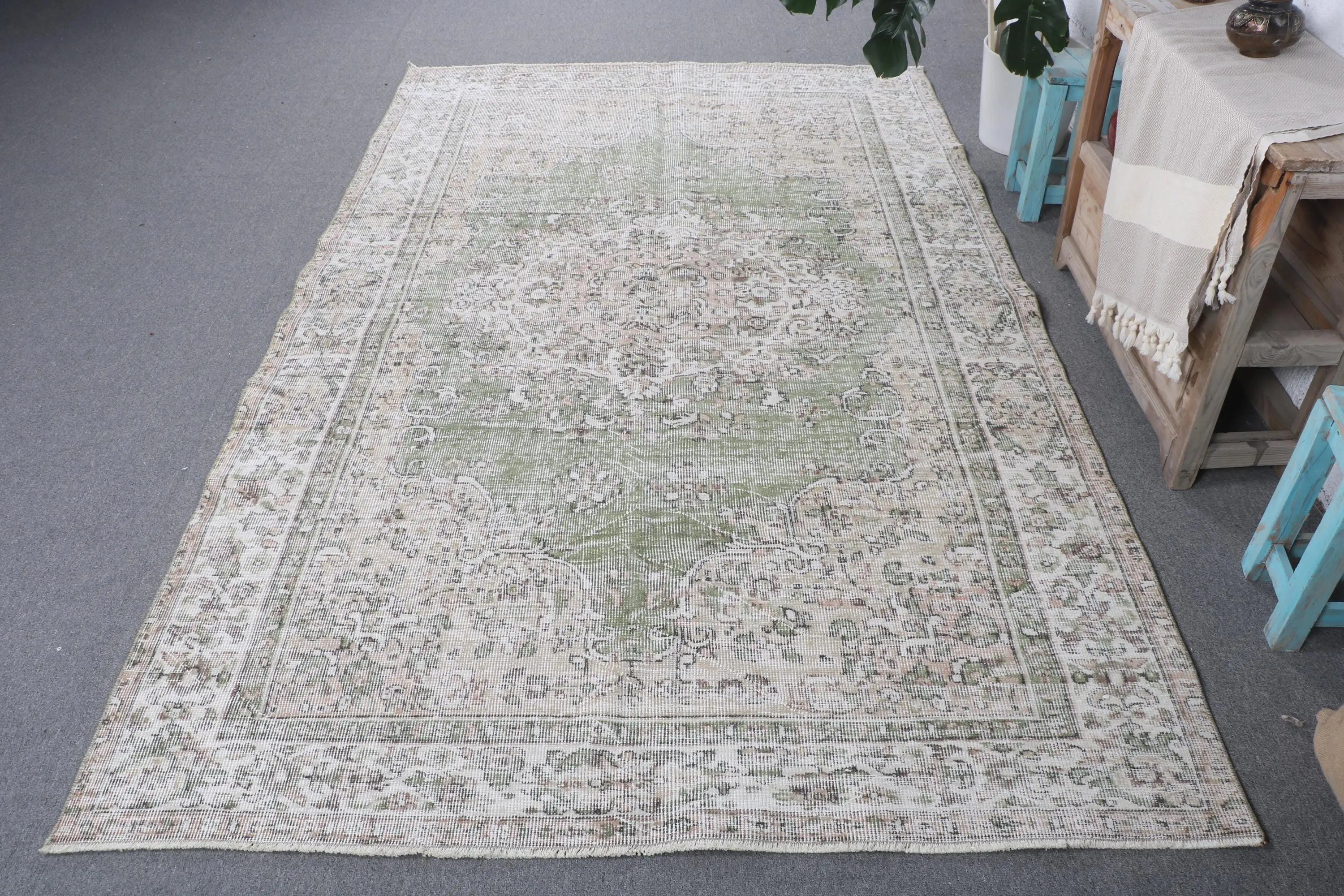 Türk Büyük Halı, 5.3x8.5 ft Vintage Halı, Yeşil Soyut Yün Halı - 1