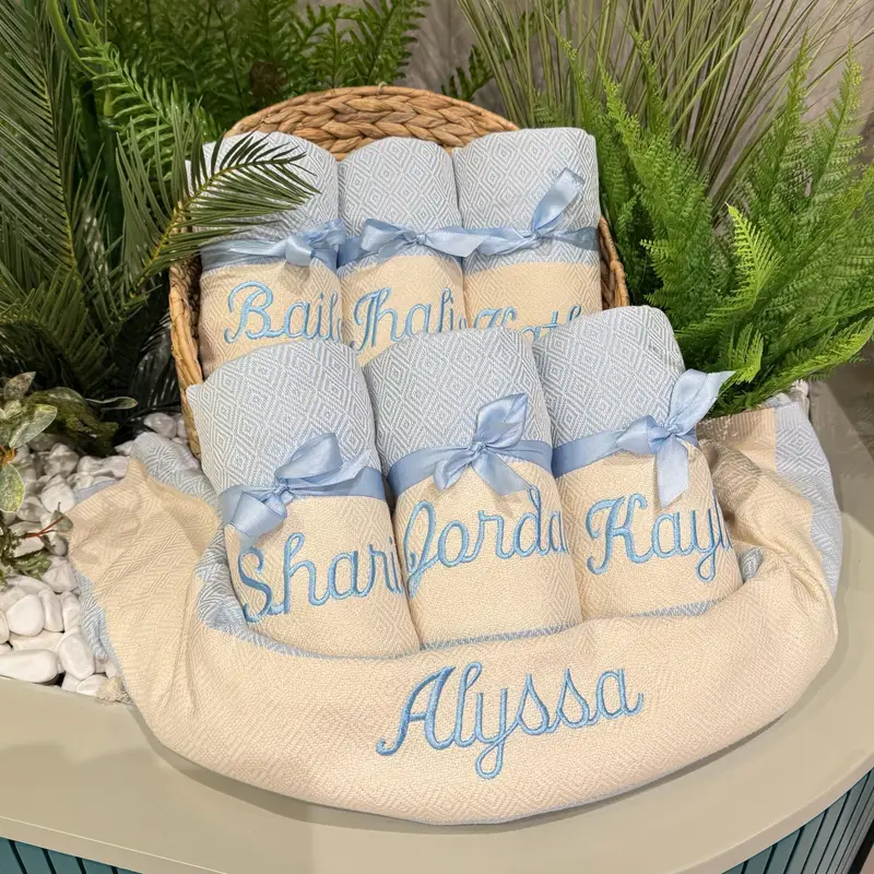 パーソナライズされたタオル、ブライドメイドギフト、バチェロレッテパーティーの記念品、トルコ綿タオル、ウェディングギフトタオル、彼女へのギフト、新学期ギフト