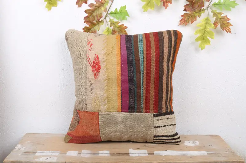 Beige & rotes Patchwork-Wurfkissen, 18x18 besticktes Vintage-Kissen