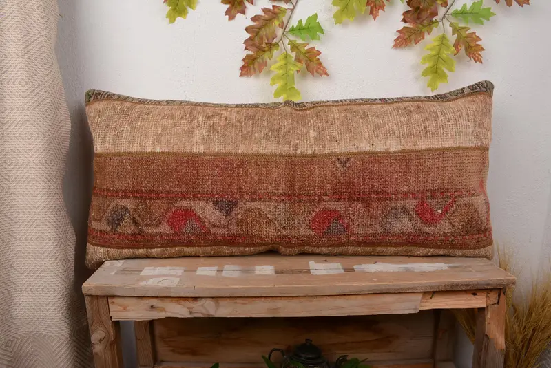 Kırmızı Güneybatı İşlemeli Kırlent, El Yapımı Vintage Yastık