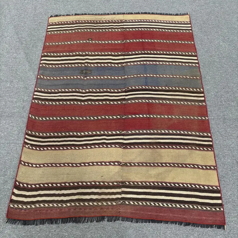 Kırmızı ve Mavi Halı, 3,3x4,6 ft Çiçek ve Geometrik Tasarım