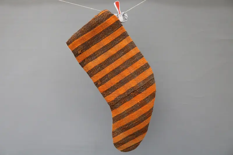 Şenlikli Noel Çorabı, Turuncu ve Kahverengi Süs Desenli Çorap