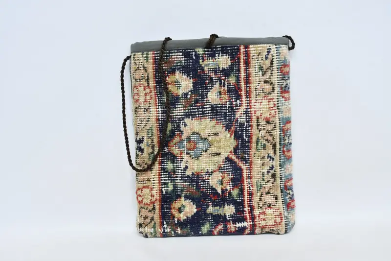 調節可能なストラップキリムバッグ、ヴィンテージモチーフウールクロスボディバッグ