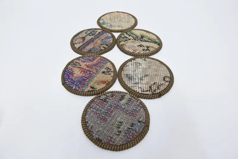 Böhmischer runder Untersetzer in Blau und Beige, ethnisch inspirierter Untersetzer