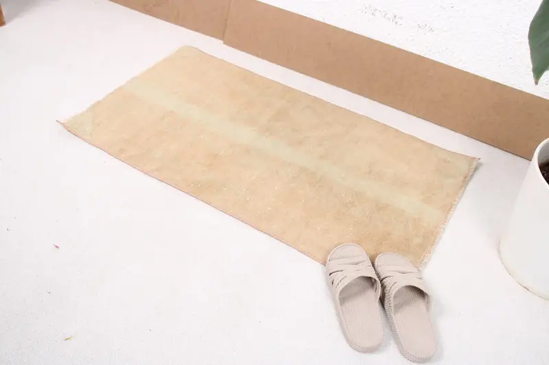 1,8x3,2 ft türkischer Vintage Teppich, kleiner Teppich, brauner Oushak-Randteppich - 1