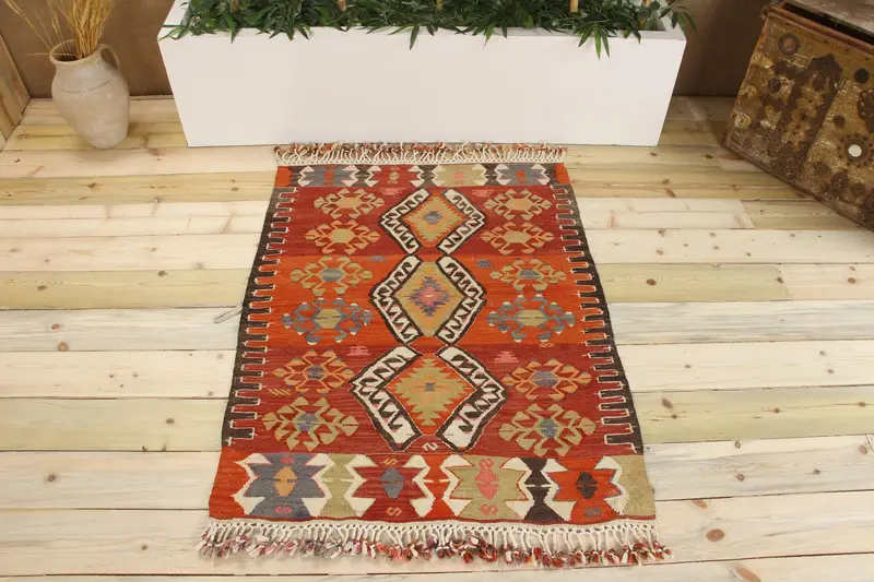 Handmade Red Rug, 0,3x4,1 ft Geometric Floral Design