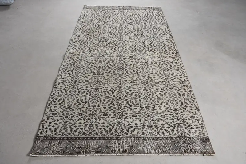 Eleganter beigefarbener Teppich, 4,3 x 8,5 Fuß, solider Komfort