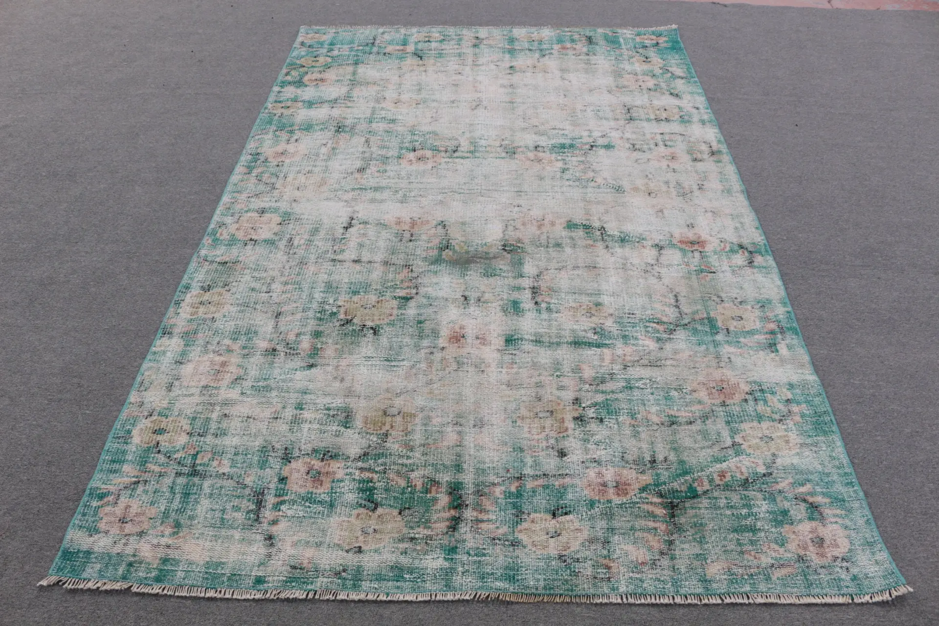 Vintage Turkish Rug 5.4x8.5 ft (164x258 cm), Green Oriental Rug - 1