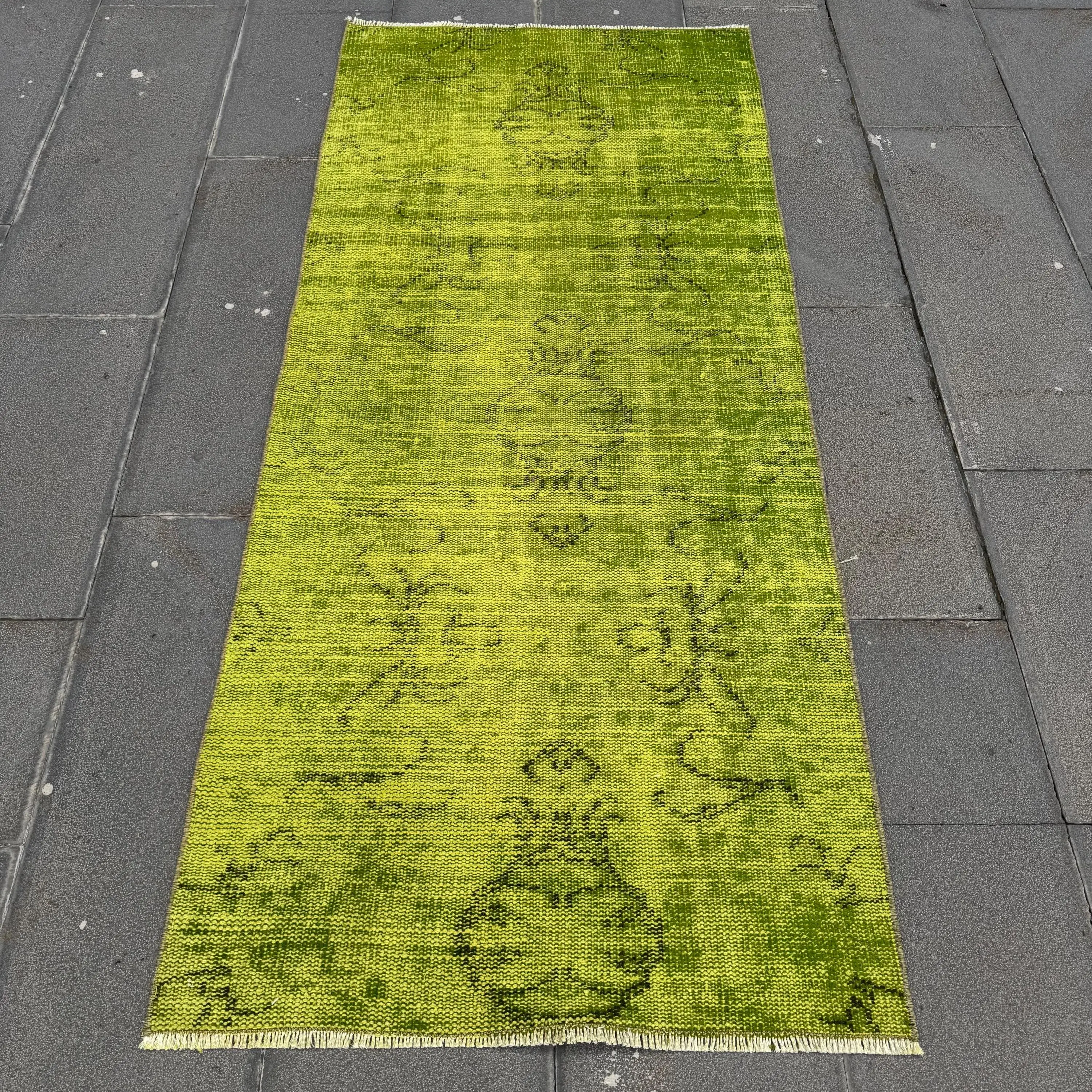 Vintage Türk Halısı 2.7x6.1 ft (81x186 cm), Yeşil Siyah Çiçekli Halı - 1