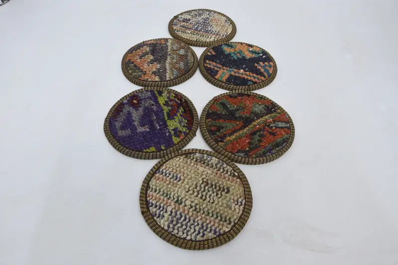 Böhmischer blauer und brauner runder Untersetzer, langlebiger böhmischer Untersetzer