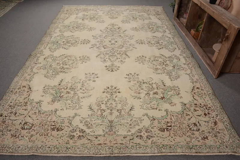 Zarif Bej Oryantal Halı, Yeşil Desenli 7,2x11,3 ft