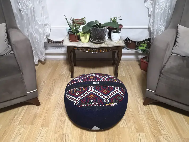 El Yapımı Kilimden Esinlenmiş Mavi & Kırmızı Puf, Çok Amaçlı Osmanlı