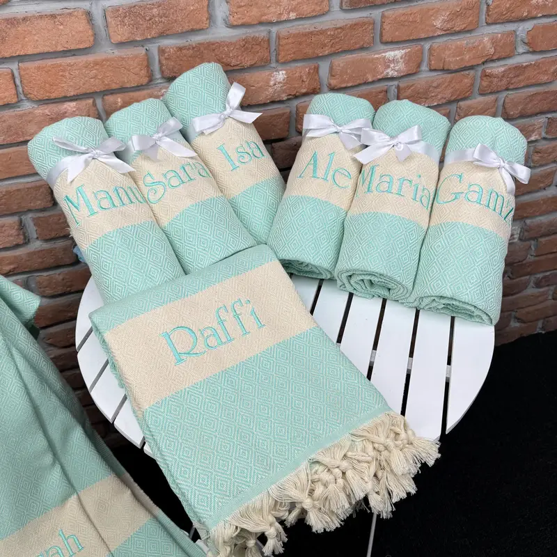 パーソナライズされたタオル、結婚式のギフト、バチェロレッテパーティーの記念品、トルコビーチタオル、ブライズメイドや結婚式のためのパーソナライズされたギフト、新学期