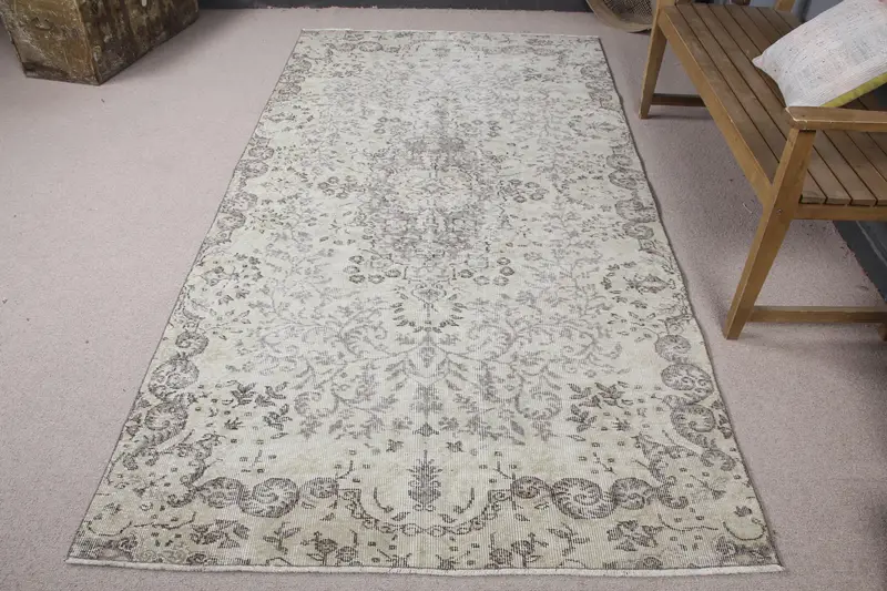 エレガントな4.6x8.6フィートのラグ、ベージュ&グレーの幾何学模様の花柄