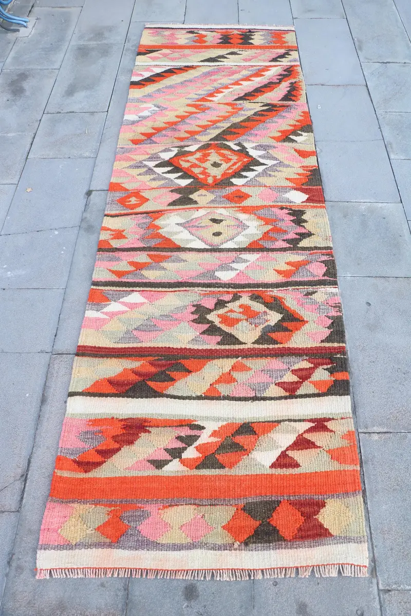 オレンジのラグ、2.7x8.5フィートの無地パターン、ブラウンのアクセント付き