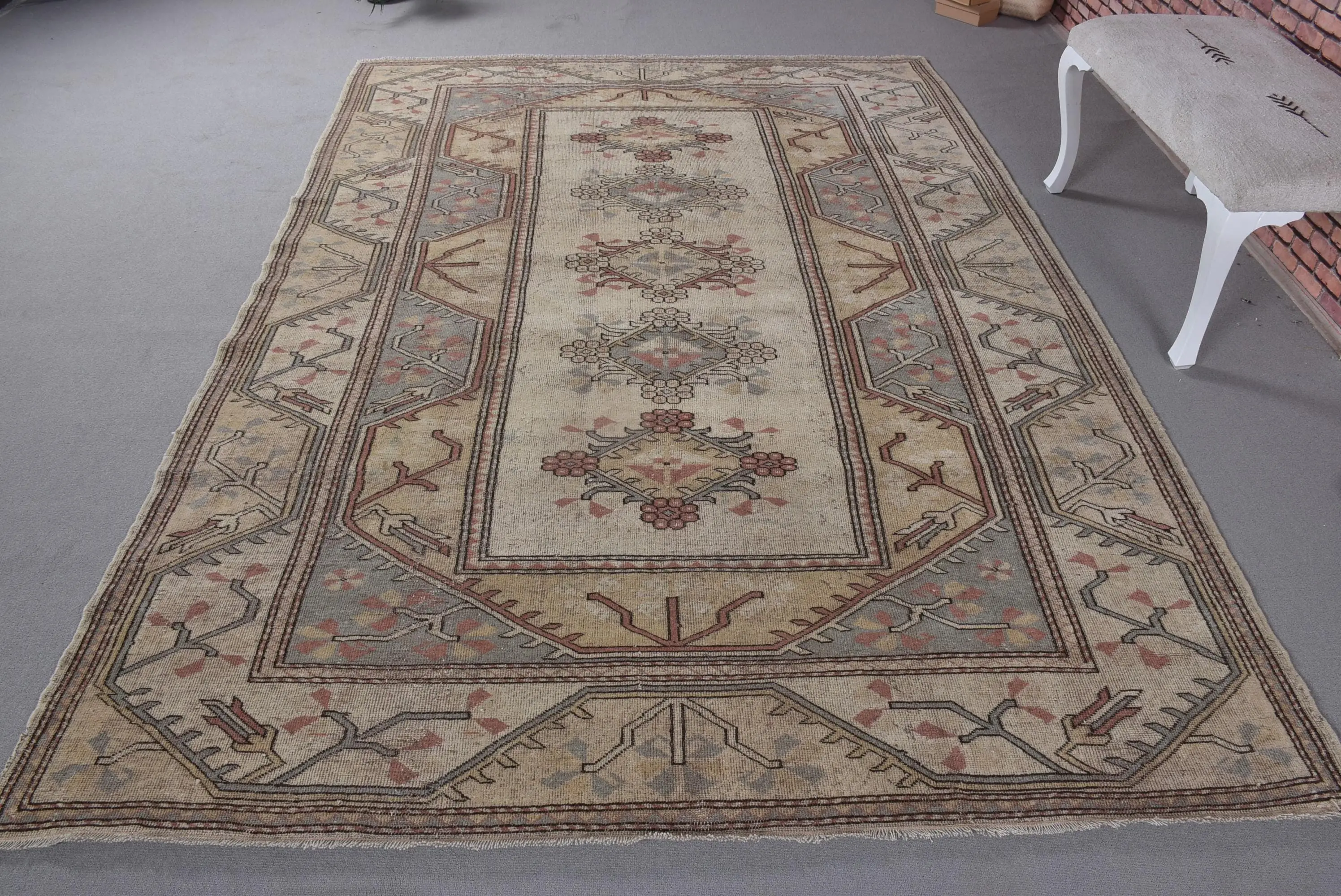 Vintage Büyük Halı, 6.5x9.4 ft Türk Halısı, Kahverengi Hayvan Baskı Yün Halı - 1