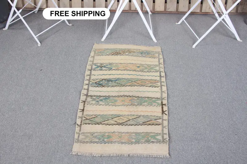 Green Southwestern Rug, 1.7x3.2 ft Elegant Decor