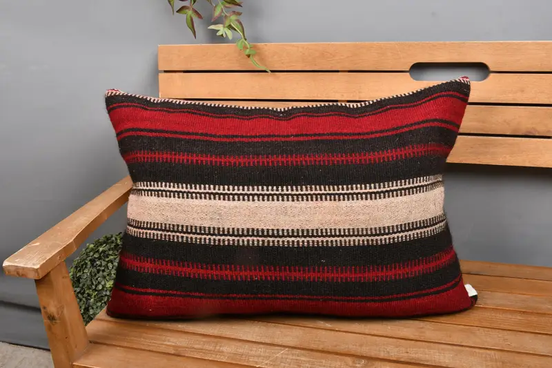 Rot-beige gestreiftes Wurfkissen, 20x28 besticktes Kissen