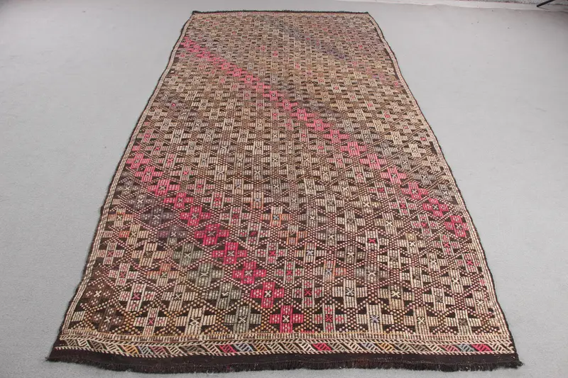 Brauner Ombré-Teppich, 4,9 x 10,8 Fuß mit rosa Akzenten