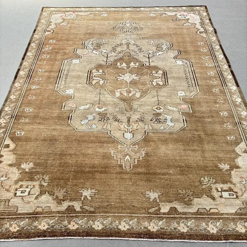 Alfombra floral marrón, 0,5 x 8,6 pies Elegante acento gris