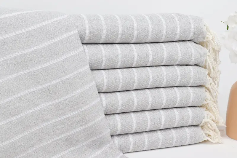 Personalisiertes Hochzeitsgeschenkhandtuch aus hellgrauer Baumwolle, 40 x 71 Zoll