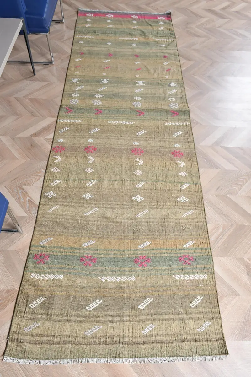 エレガントなグリーン オリエンタル ラグ、3.1x9.6 フィート ベージュ アクセント