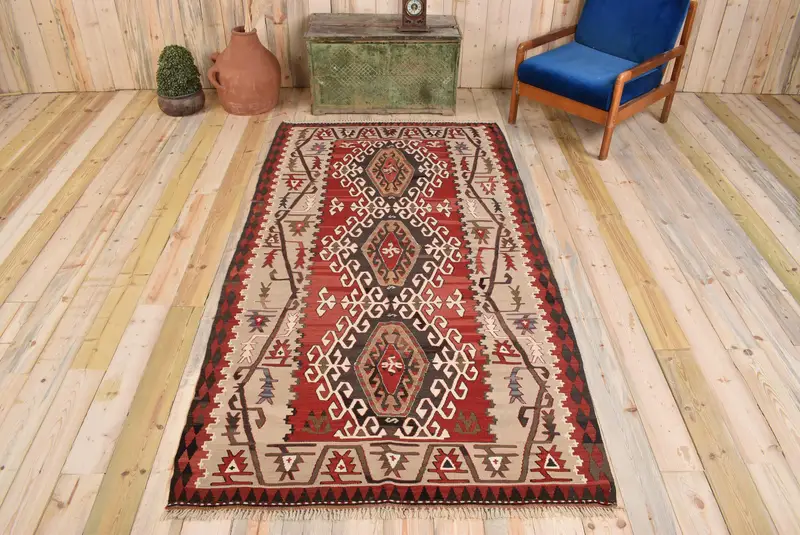 Kırmızı & Bej Puantiyeli Halı, 4,5x8,5 ft Şık Dekor