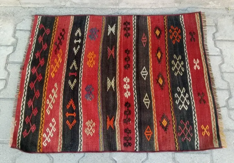 2.5x3.2 ft Vintage Rug, Turkish Small Rug, Red Black Floral Rug - 1