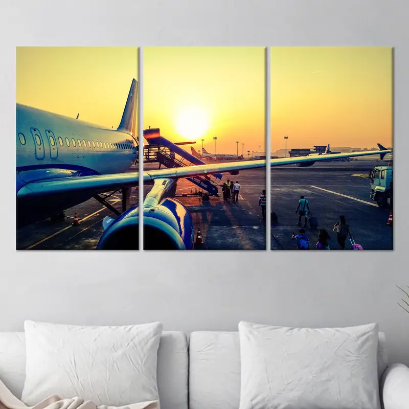 エレガントな夕日の飛行機のキャンバス: 鮮やかな空港風景アート