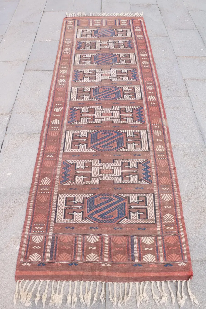 Lila und blau gestreifter Teppich, 2,6 x 7,8 Fuß großes geometrisches Design