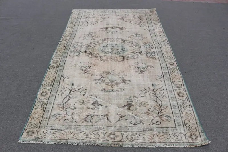 8,7 x 8,66 Fuß Beige- und Braunteppich, Pflanzen- und Baummuster