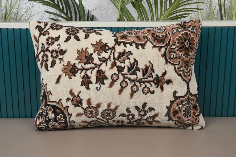 Bej & Kahverengi Çiçek İşlemeli Yastık, Vintage 16x24 Kırlent