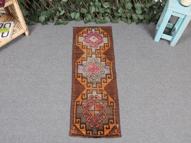 ブラウンフローラルラグ、1.1x3.2フィート、オレンジペイズリー柄