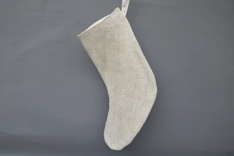 Medias navideñas beige con adornos, medias festivas