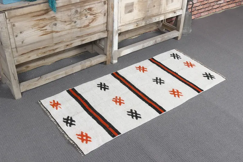 Alfombra vintage, alfombra pequeña de 1,8x4,2 pies, alfombra con bordes blancos Kilim - 1