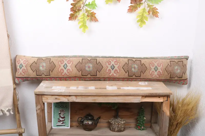 Gesticktes südwestliches Kissen in Beige und Braun, handgefertigtes rechteckiges Wurfkissen