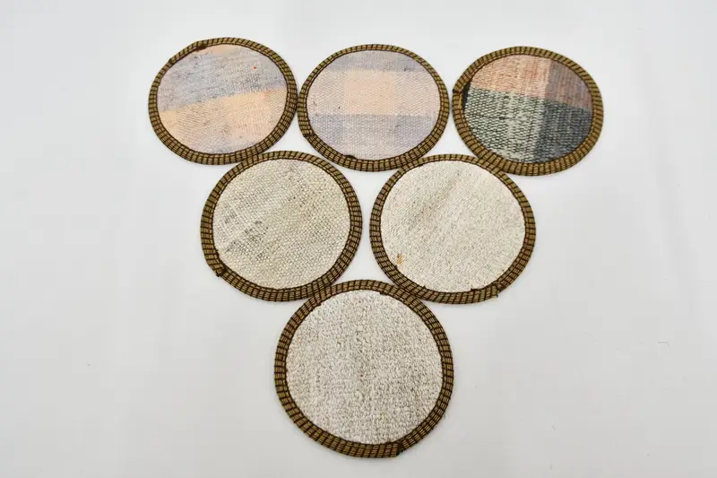 Juego de posavasos redondos bohemios, posavasos blancos y bronce