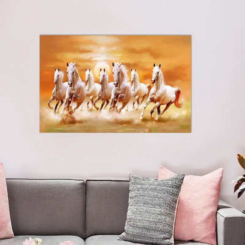Elegante vidrio con estampado de caballos: decoración moderna de loft para amantes de los caballos