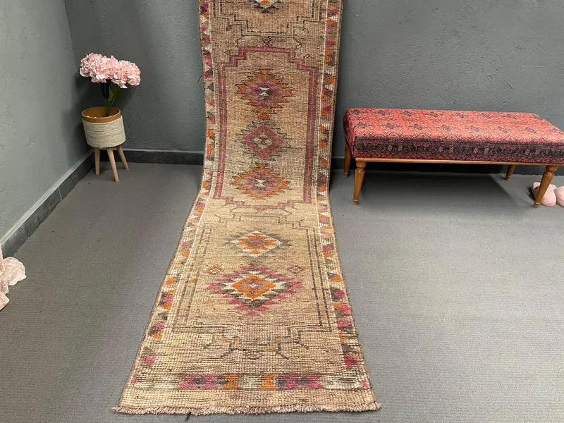 Alfombra vintage turca, alfombra corredor de 2,6x11,4 pies, alfombra de camuflaje Herki marrón - 1