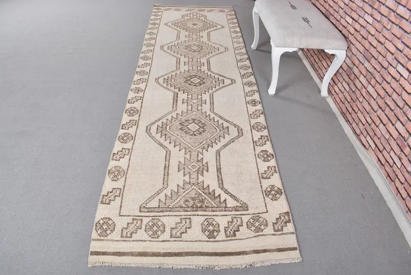 エレガントなベージュラグ、0.3x11.3フィートの幾何学模様の花柄デザイン