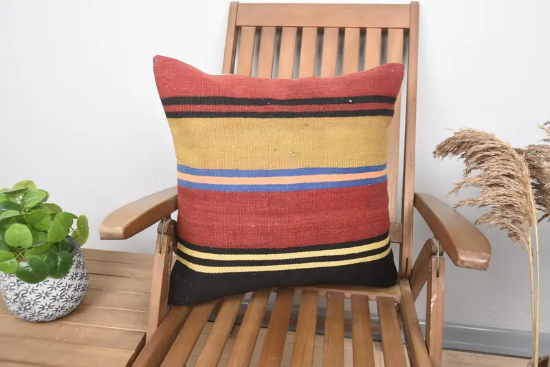 Living Room Throw Pillow Case, Aesthetic Pillow Case, Throw Kilim Pillow, Vintage Kilim Throw Pillow, Pillow, Gift Pillow, 20x20 Red Cushion - 1