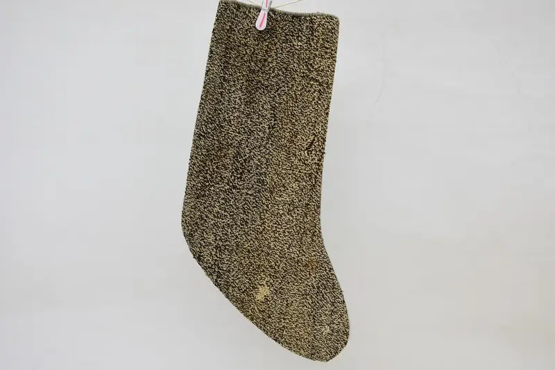 Kahverengi ve Sarı Noel Süsleri Çorabı, Şenlikli Tatil Çorabı