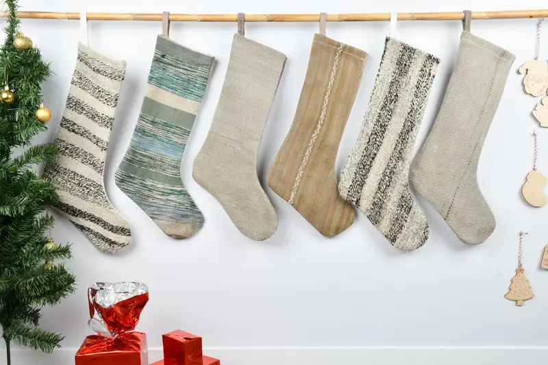 Patrón de adornos navideños, calcetín navideño familiar de 8 pulgadas de ancho